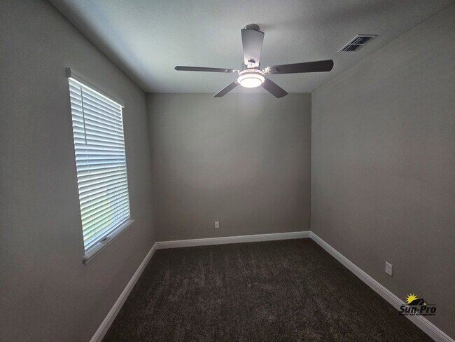 Building Photo - 379 Birkdale Dr