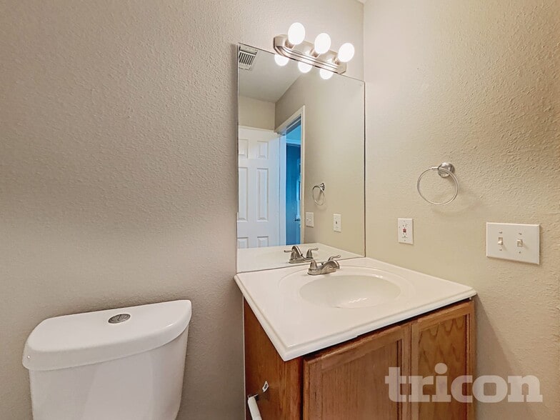 Building Photo - 3741 Pebble Beach