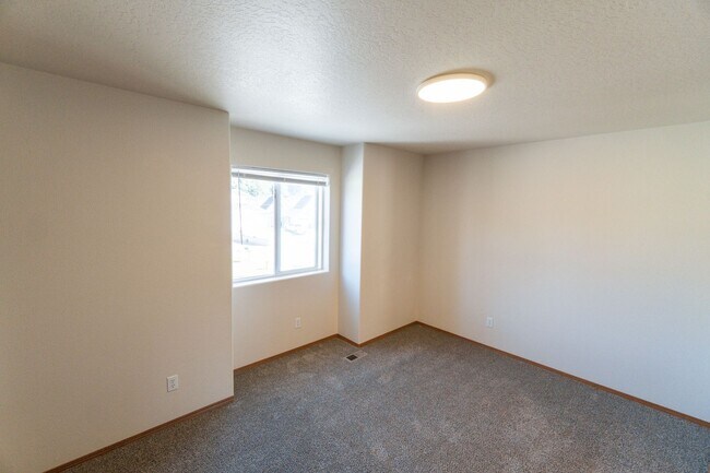 Building Photo - 2810-2814 N 14th Place