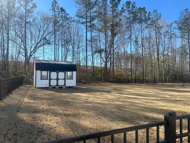 Building Photo - Like NEW 2 Story Single Family Home w/ Fen...