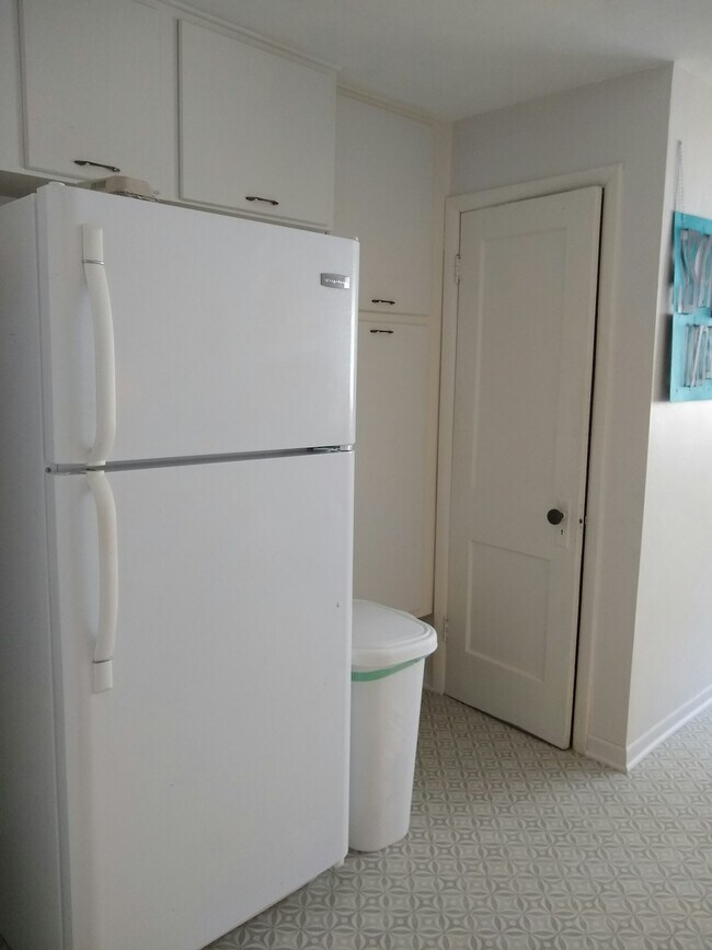 Building Photo - 2035 E Dayton St