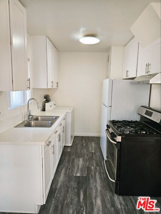Building Photo - 1022 S Catalina St