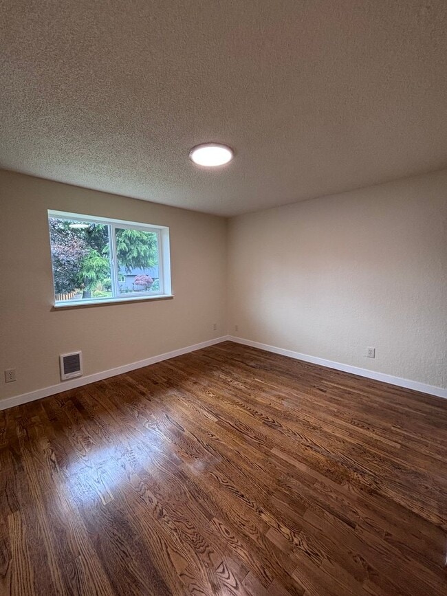 Building Photo - Desired NE Tacoma Community