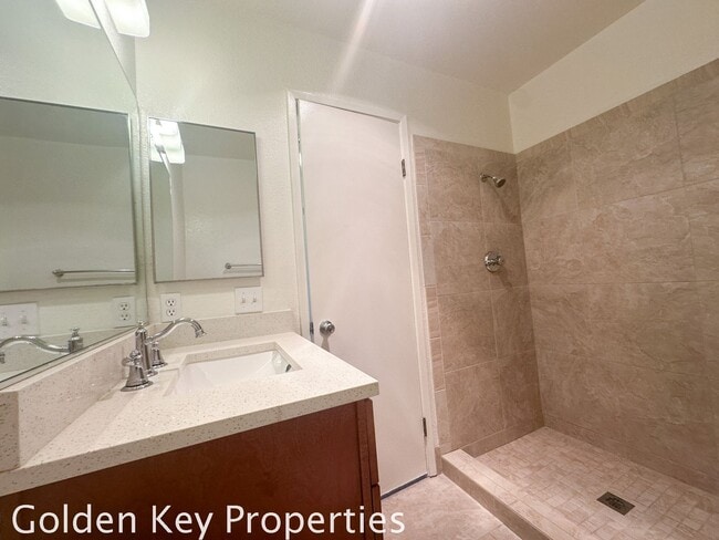 Building Photo - Move-in ready 2-Bedroom / 2-Bathroom apart...