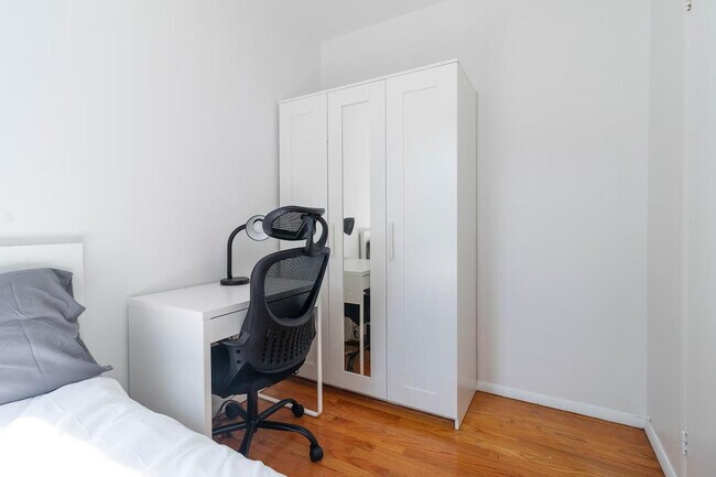 Building Photo - 1789 1st Ave