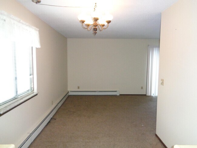 Building Photo - 2510 Louanna St