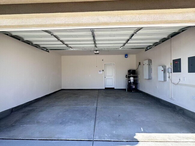 Building Photo - New Home