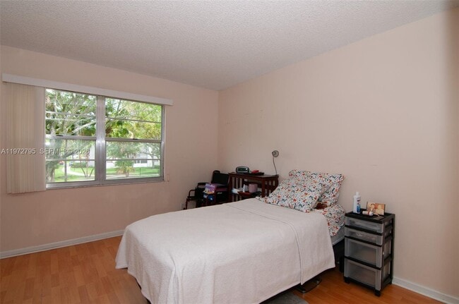 Building Photo - 1351 SW 125th Ave