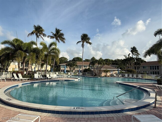 Building Photo - 142 Palm Dr