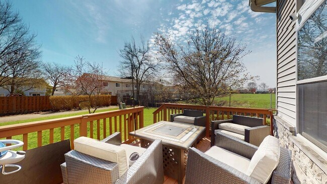 Building Photo - 331 Mary Belle Cir