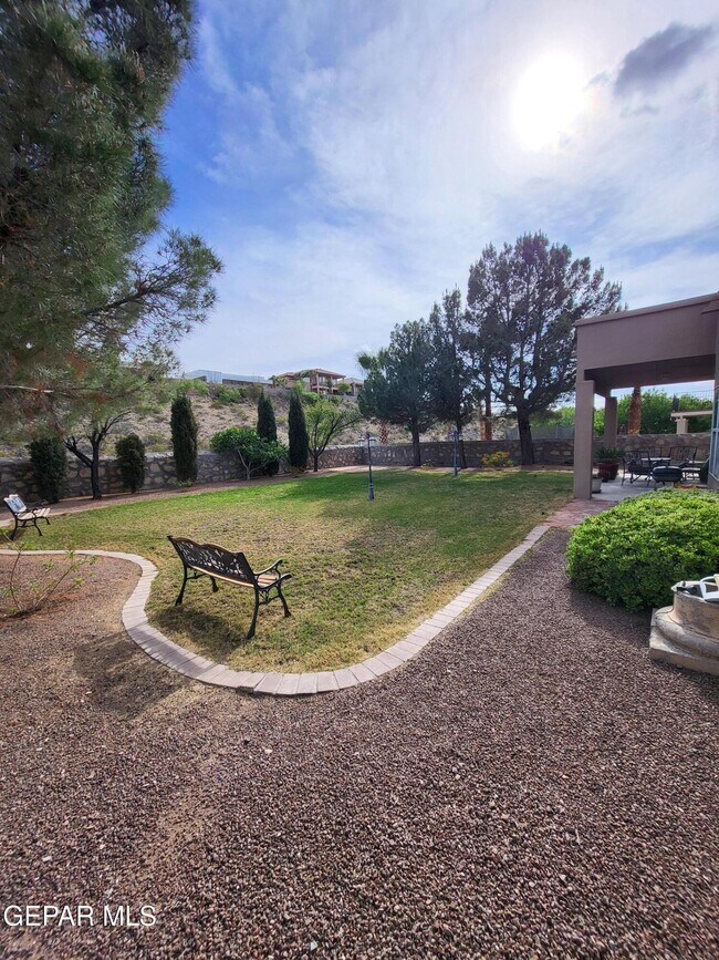 Building Photo - 6354 Franklin View Dr