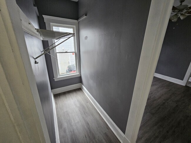 Building Photo - 3433 W 41st St