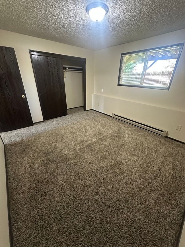 Building Photo - 1352