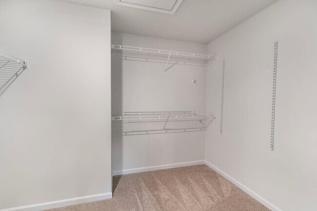 Building Photo - 420 Pt Pl Dr