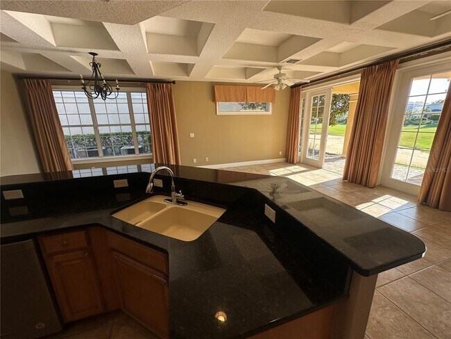 Building Photo - 1512 Euston Dr