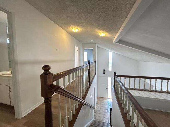 Building Photo - 5055 Pearblossom Dr