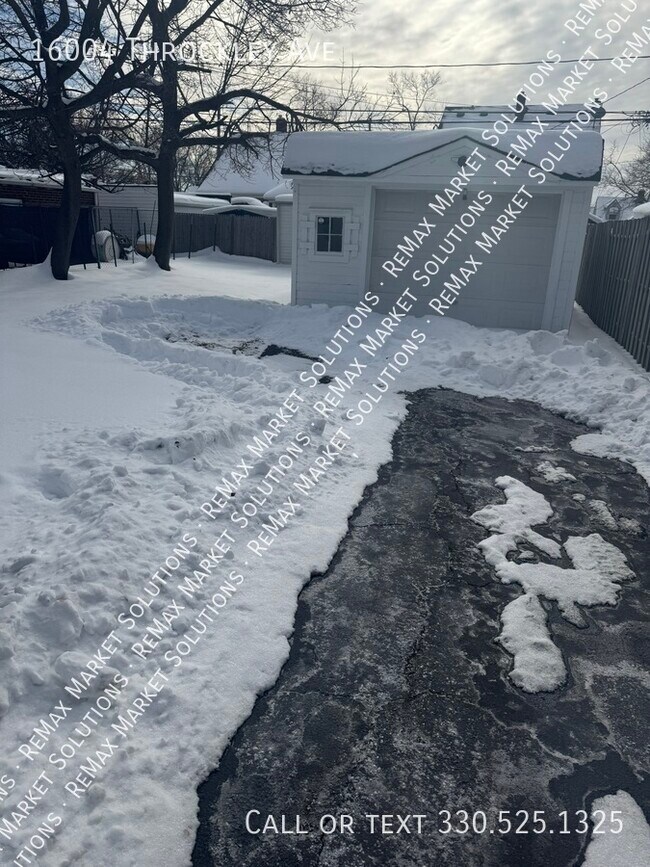 Building Photo - 16004 Throckley Ave