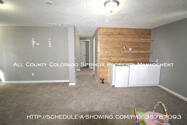 Building Photo - Horse Property Remodeled on 2.5 acres