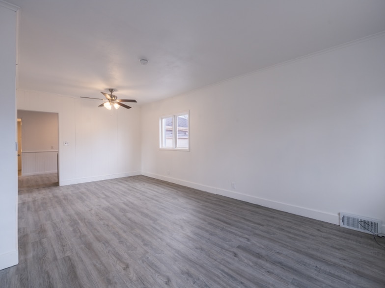 Building Photo - 729 S 7th St