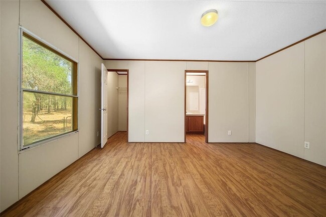 Building Photo - 204 Morris Ln