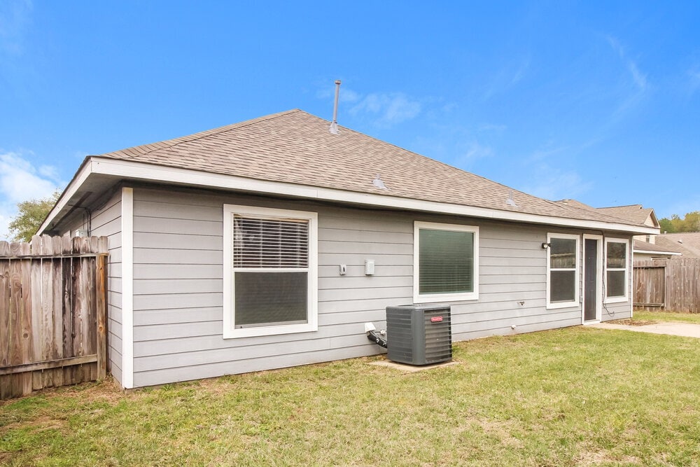 Building Photo - 5714 Straight Way