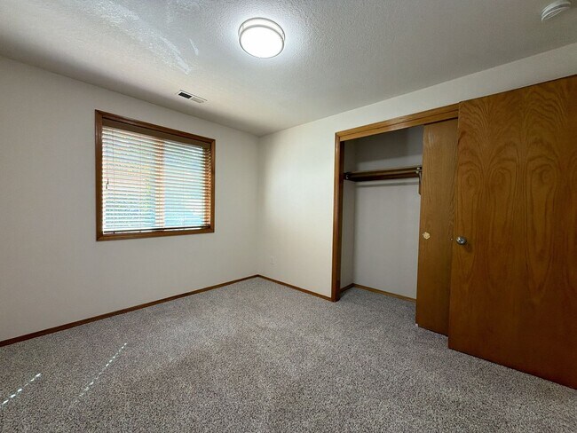 Building Photo - 5505 SW 149th Ave