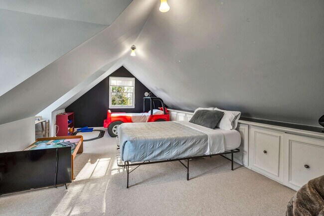 Building Photo - 1025 Peconic Bay Blvd