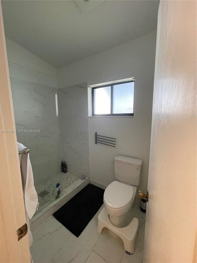 Building Photo - 1625 N 15th Terrace