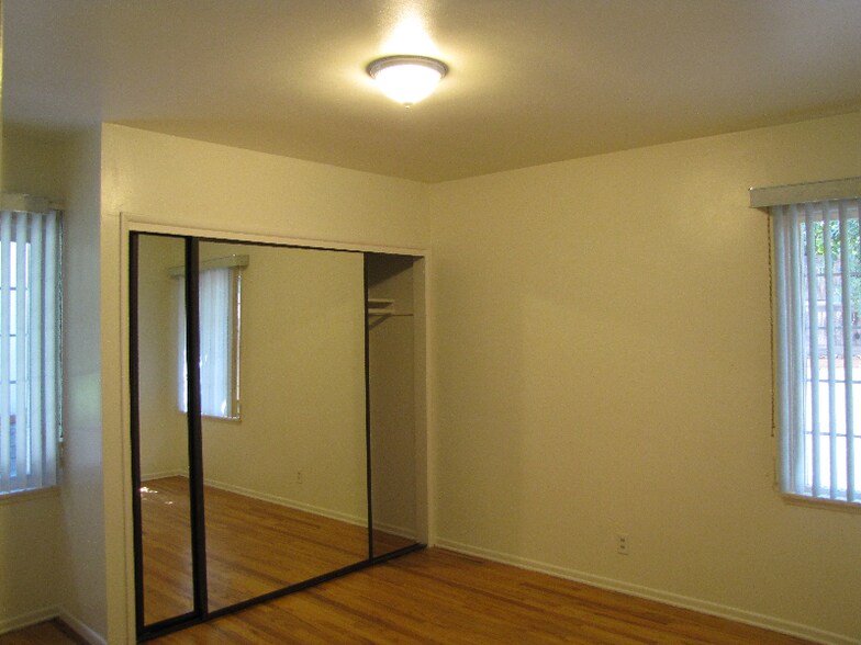Building Photo - 2845 Markridge Rd