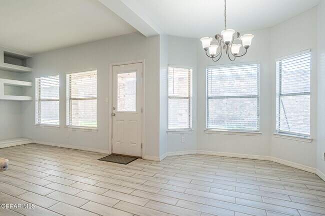 Building Photo - 12501 Sun Haven Dr