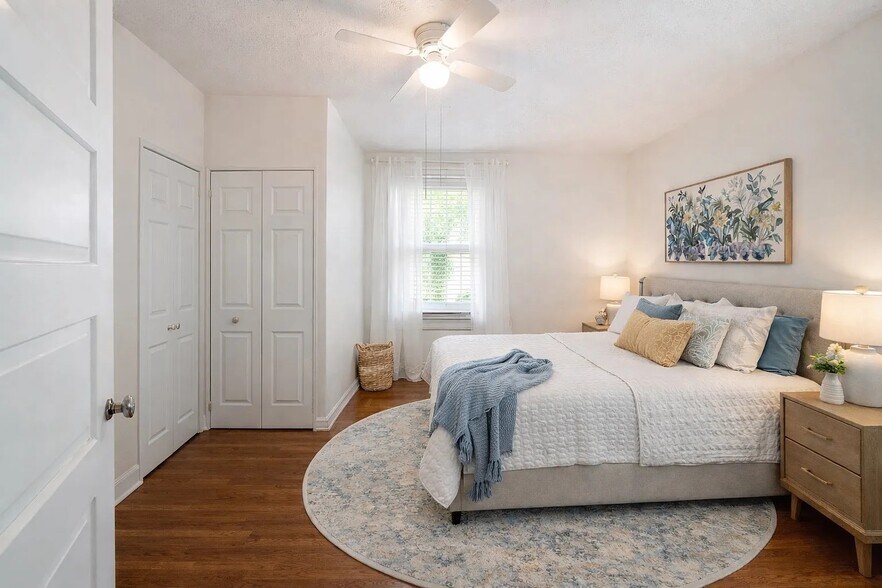 Building Photo - 4816 Eastern Ave