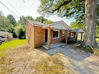 Building Photo - Shady Circle