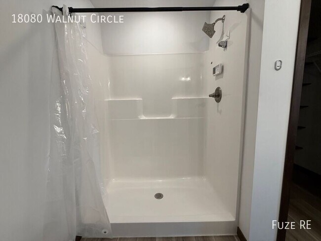 Building Photo - 18080 Walnut Circle