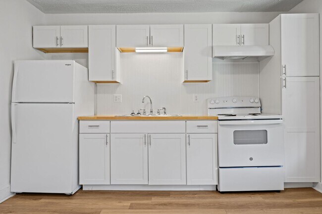 Building Photo - Duplex