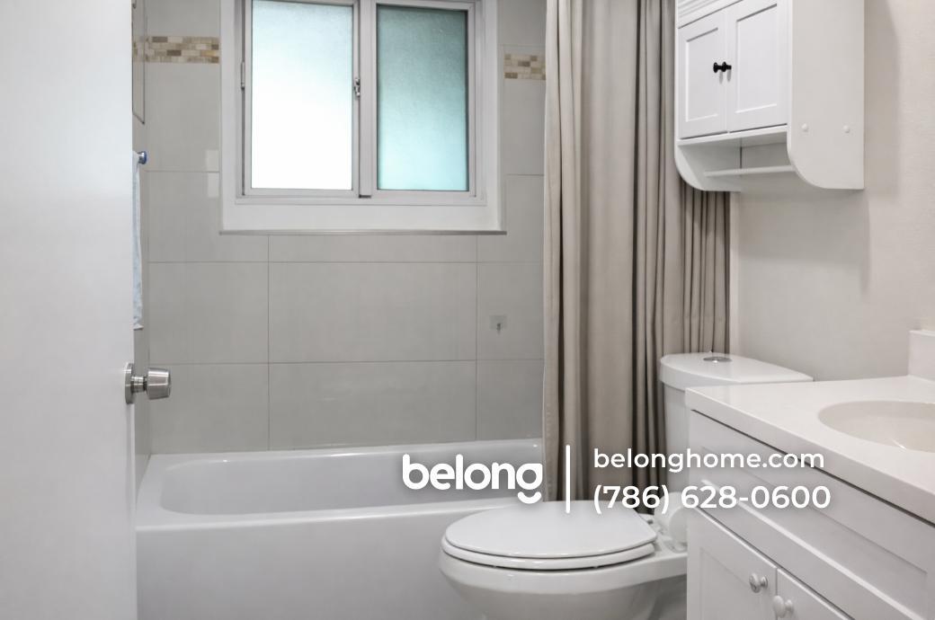 Building Photo - 4561 SW 25th Terrace