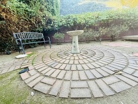 Building Photo - 701 6th Ave