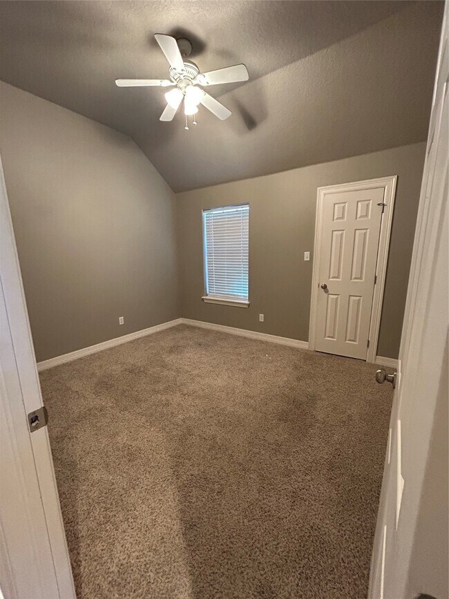 Building Photo - 113 Eagle Nest Ct