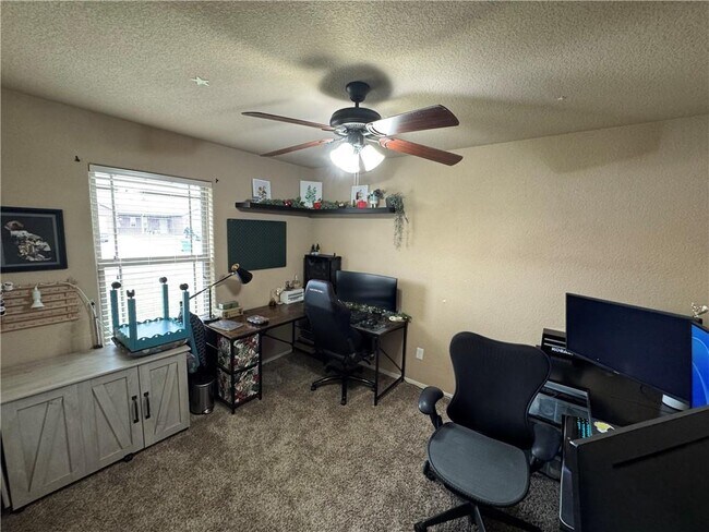 Building Photo - 1008 Kensington Dr