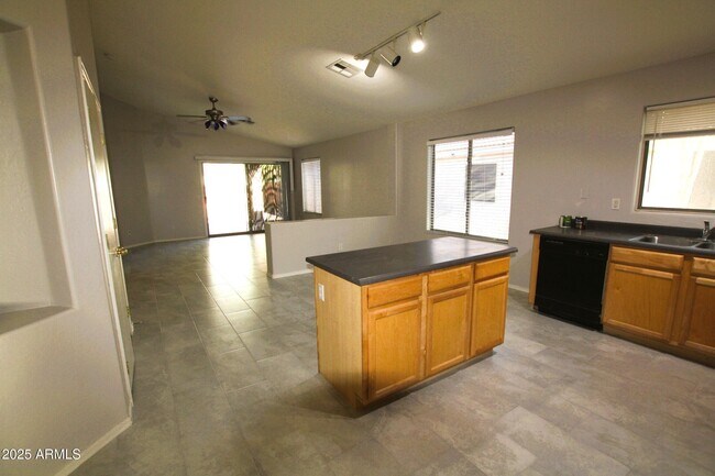 Building Photo - 14129 N 133rd Dr