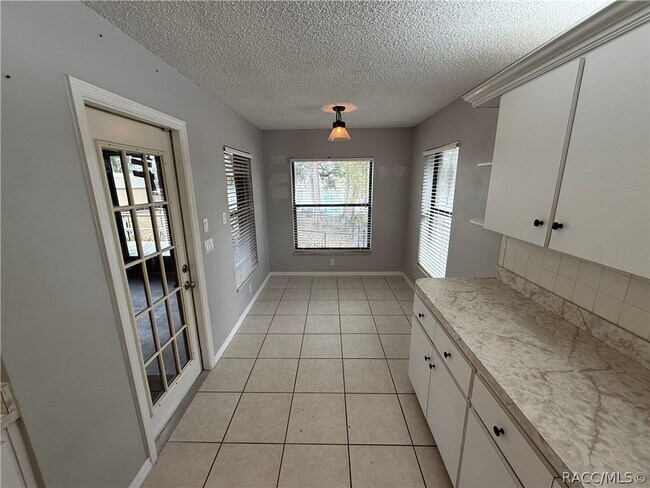 Building Photo - 2235 W Springlake Dr