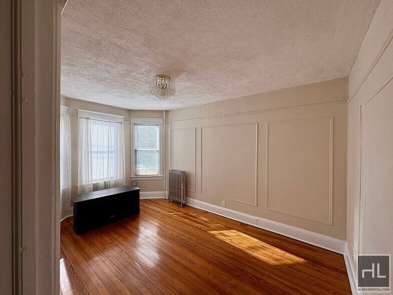 Building Photo - McLean avenue, Yonkers