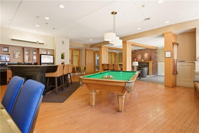 Building Photo - 1000 Providence Pl