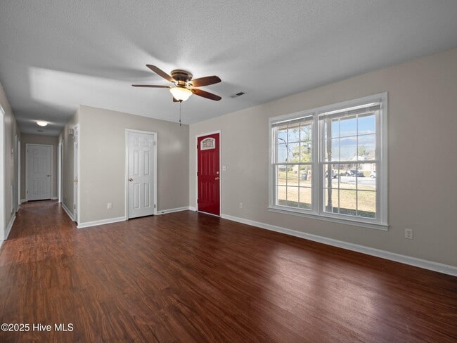 Building Photo - 101 Quality Ln