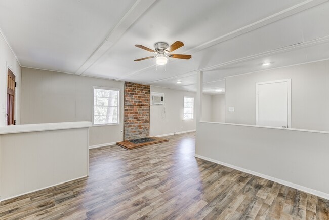Building Photo - 711 Cherokee Dr