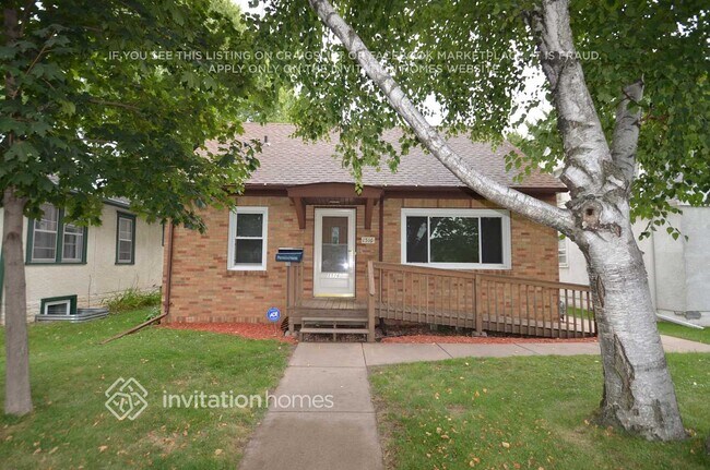Building Photo - 1516 Huron St