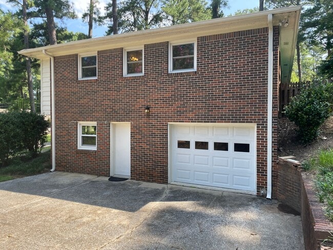Building Photo - West Homewood: 5 Bedroom 3 Bath House with...