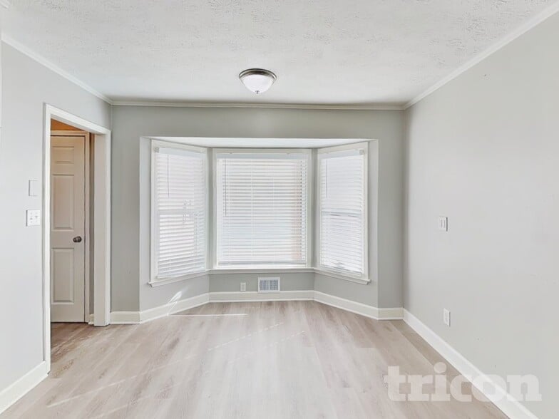 Building Photo - 125 Tanglewood Dr