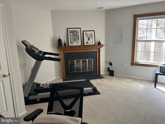 Building Photo - 5833 Pin Oak Commons Ct