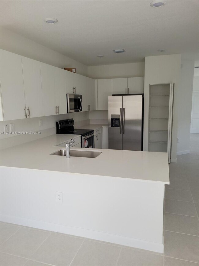 Building Photo - 28672 SW 134th Ct