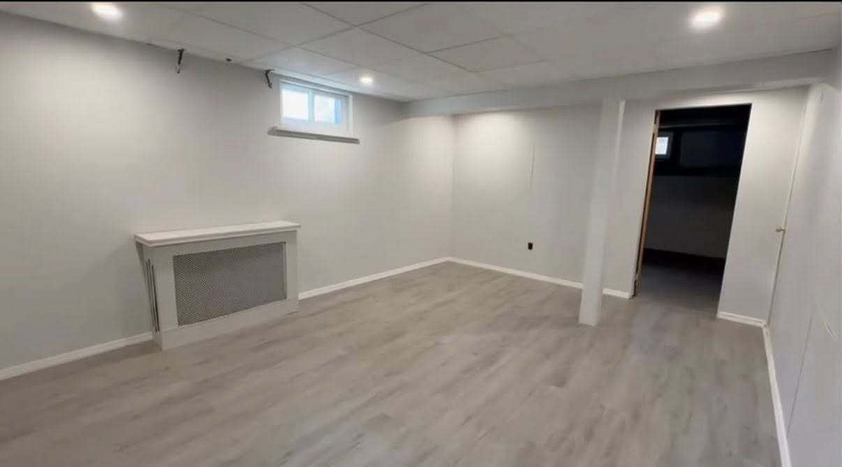 Building Photo - 252 Knickerbocker Rd